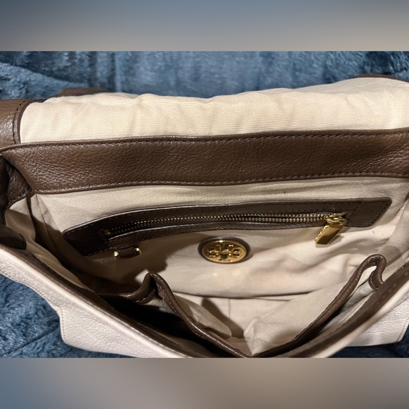 Sale🎊🎉Tory Burch Purse - Picture 3 of 6